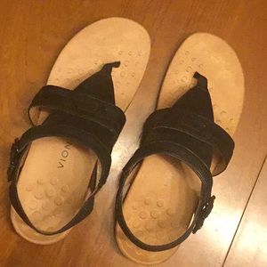 Women’s Vionic Lupe Sandal in Black, US Size 11